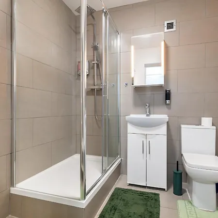 Apartment 'ample Next To Cromwell Hospital In Kensington