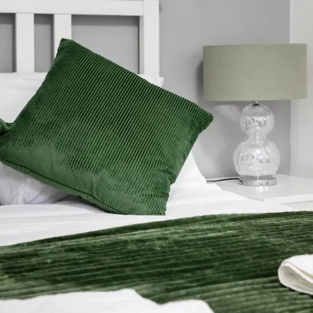 Apartment 'ample Next To Cromwell Hospital In Kensington