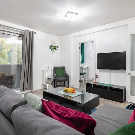 'ample Next To Cromwell Hospital In Kensington Apartment London