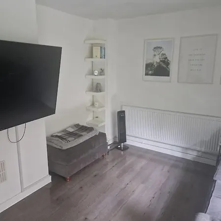 Apartment Modern Cozy One Bedroom Flat *
