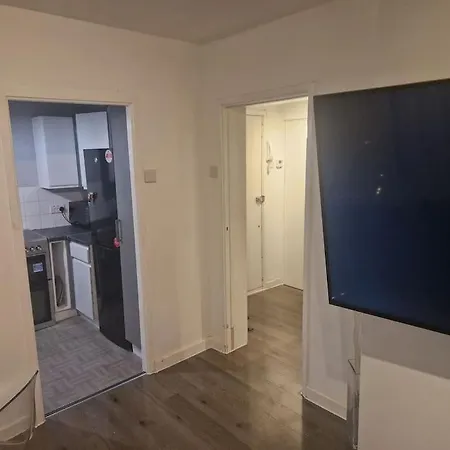 Modern Cozy One Bedroom Flat *