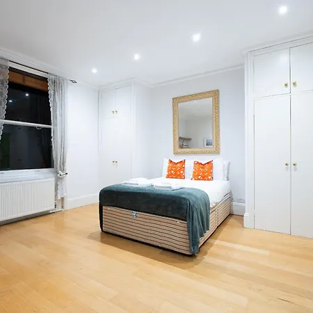 Pembridge Gardens By Capital Apartment