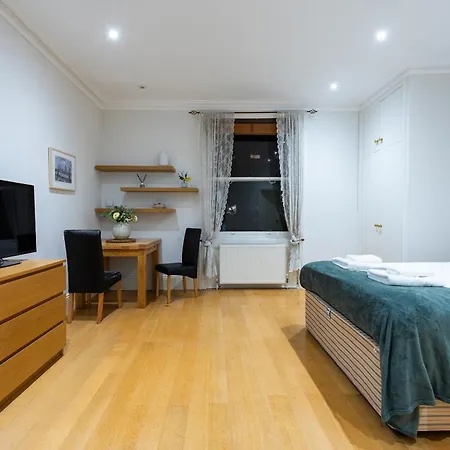 Pembridge Gardens By Capital * London
