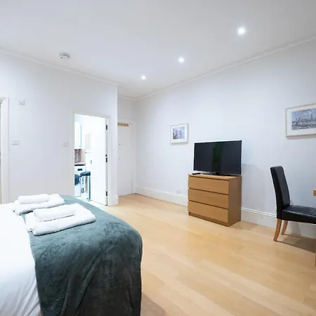 Pembridge Gardens By Capital * London