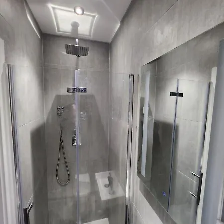 Modern 2br Near Tube London