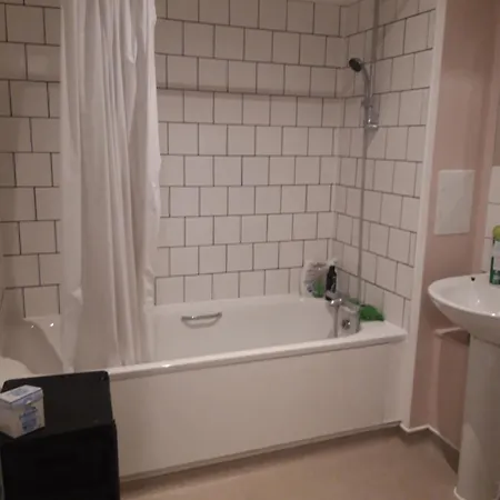 1bedroom Flat With Balcony *