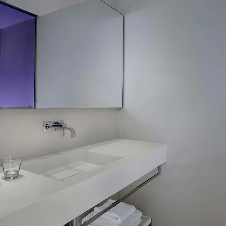 Park Plaza London, Park Royal Hotel 4*