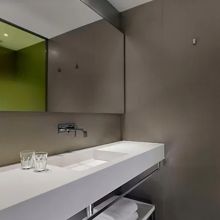 Hotel Park Plaza London, Park Royal 4*