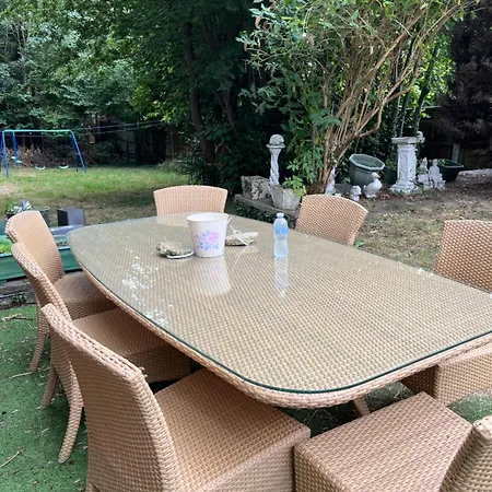 Whole House With Parking And Huge Garden * Orpington