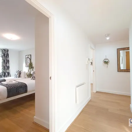 Free Parking - Serviced Two Bed London Docklands Beckton