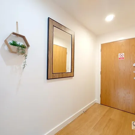 Apartment Free Parking - Serviced Two Bed London Docklands