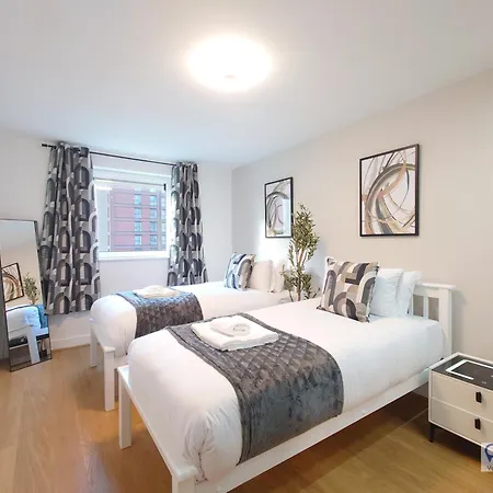Free Parking - Serviced Two Bed London Docklands * Beckton