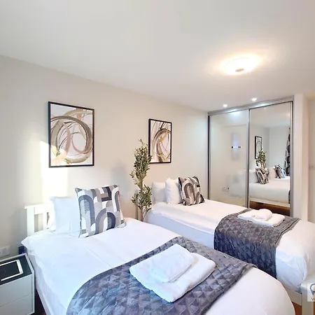 Apartment Free Parking - Serviced Two Bed London Docklands Beckton