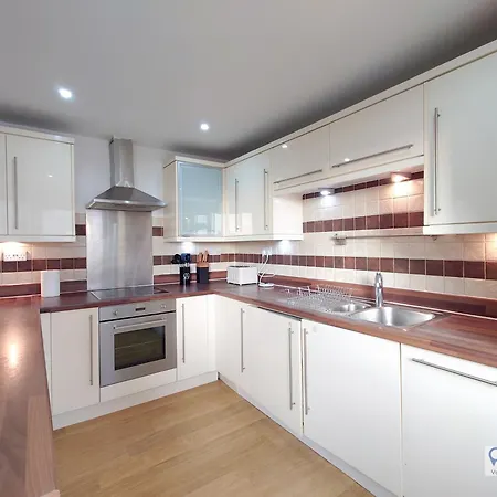 Apartment Free Parking - Serviced Two Bed London Docklands