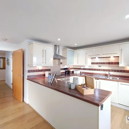 Apartment Free Parking - Serviced Two Bed London Docklands *