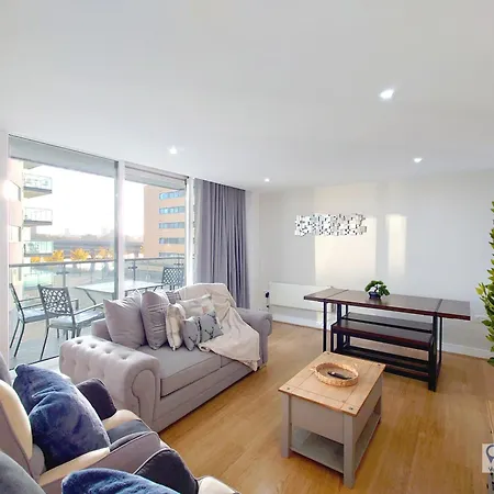 Apartment Free Parking - Serviced Two Bed London Docklands *