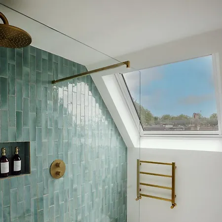Luxury Fulham Townhouse With A Bar & Games London