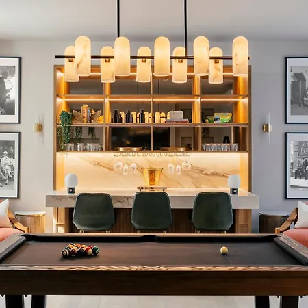 Luxury Fulham Townhouse With A Bar & Games