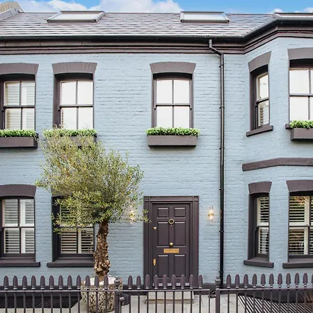 Apartment Luxury Fulham Townhouse With A Bar & Games