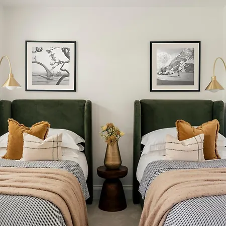 Apartment Luxury Fulham Townhouse With A Bar & Games London
