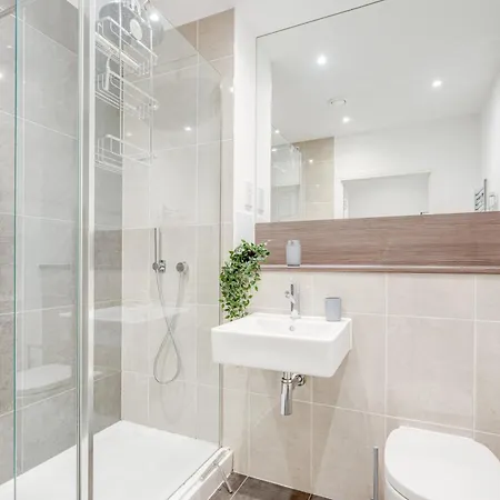 Cozy With 2 Bedrooms * Londýn
