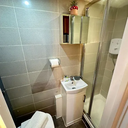 Comfortable Family In Apartamento