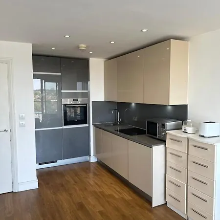 The Wembley Escape, Modern Stays, Big City Vibes