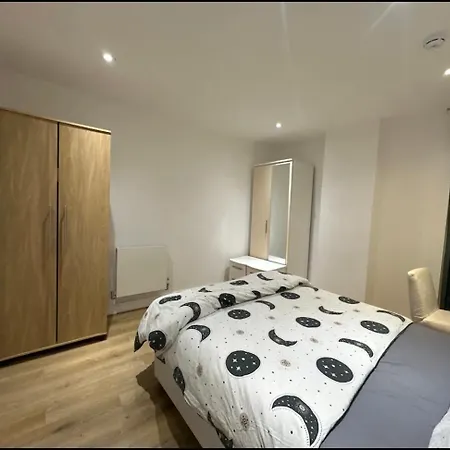 The Wembley Escape, Modern Stays, Big City Vibes London