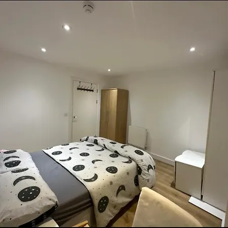 The Wembley Escape, Modern Stays, Big City Vibes London