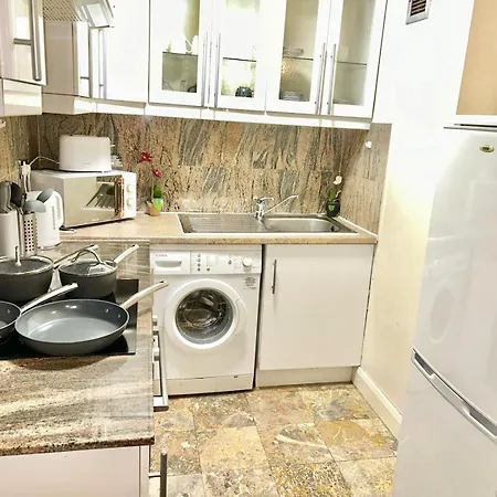 Apartment Beautiful At Cromwell Road *
