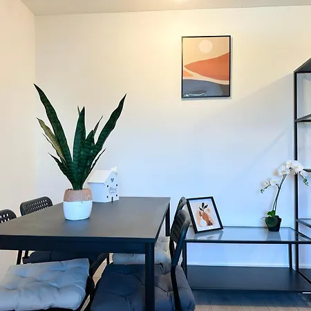 Wembley Stadium Rooms, 12mins * London