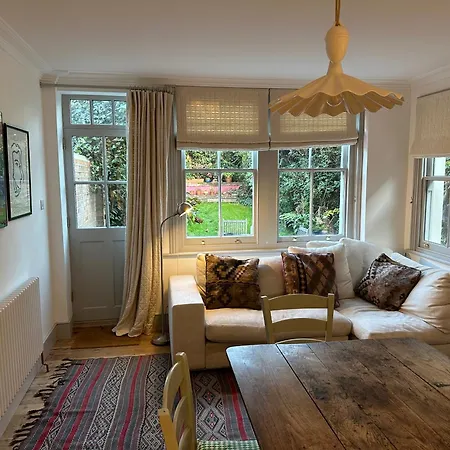 2 Bed Luxe Garden