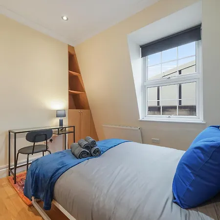 The Chic Townhouse In Kings Cross!!! 3 Floors Apartment