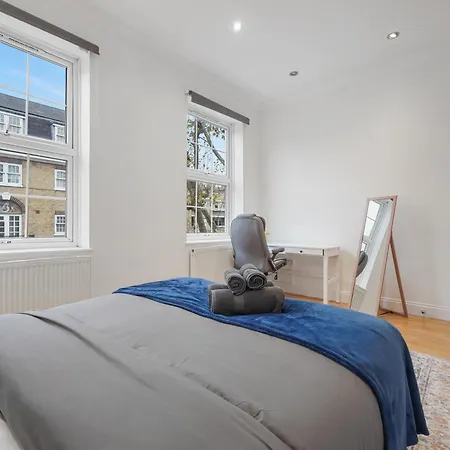 Apartment The Chic Townhouse In Kings Cross!!! 3 Floors London