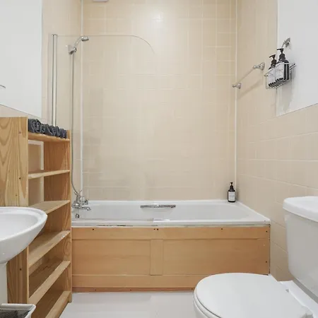 Apartment The Chic Townhouse In Kings Cross!!! 3 Floors London