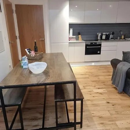Large Duplex Flat At Bridge