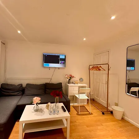 Homestay A Calm Near Battersea Reach *