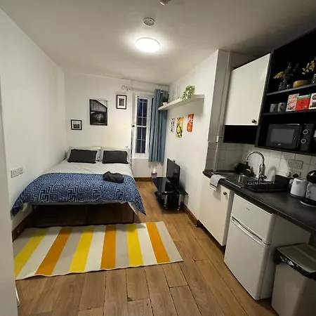 Earls Court Flat * Londra