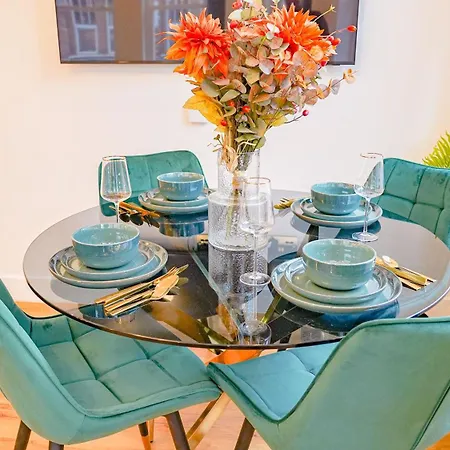 Apartment New Luxurious Stunning Block In
