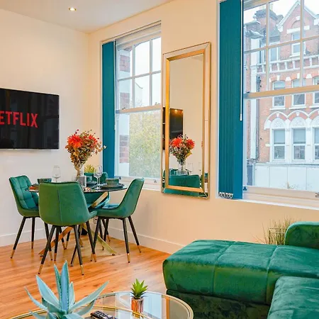 New Luxurious Stunning Block In Apartment London