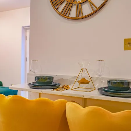 New Luxurious Stunning Block In London