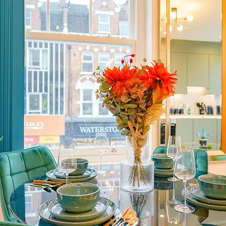 Apartment New Luxurious Stunning Block In