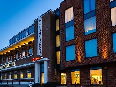 Hampton By Hilton Park Royal Hotel Londýn