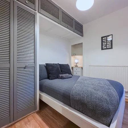 Liberty Stockwell Homestay London