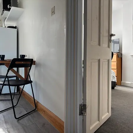 Entire House Floor Perfect For Couples & Freelancers - Available For Single Too *