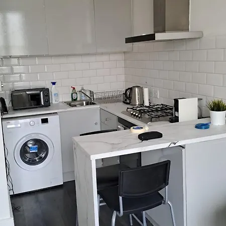 Fantastic 1bd Flat In The Centre