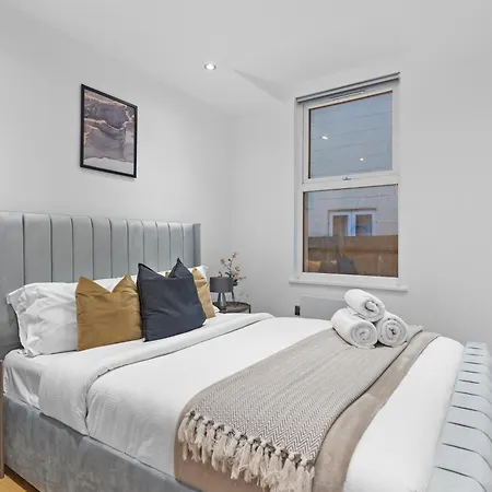 Modern With Free Wifi Apartment *
