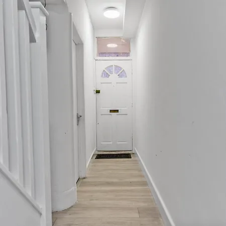 Modern Studio By Livestay Short Lets & Serviced Guest house