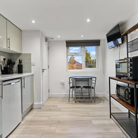 Modern Studio By Livestay Short Lets & Serviced