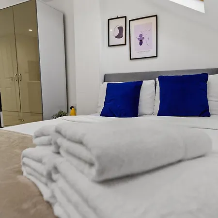 Modern Studio By Livestay Short Lets & Serviced * London